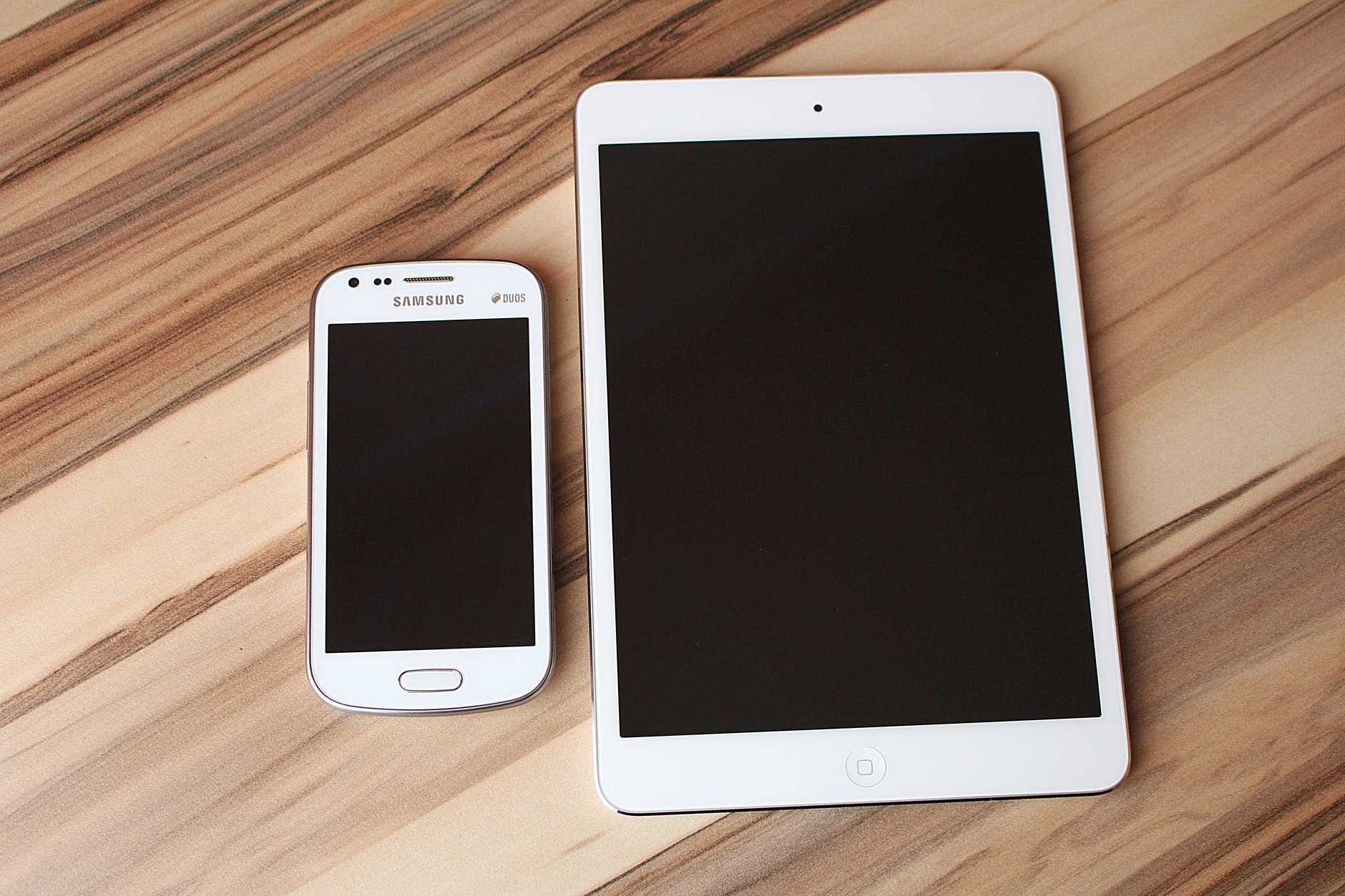 smartphone ipad tablet white
